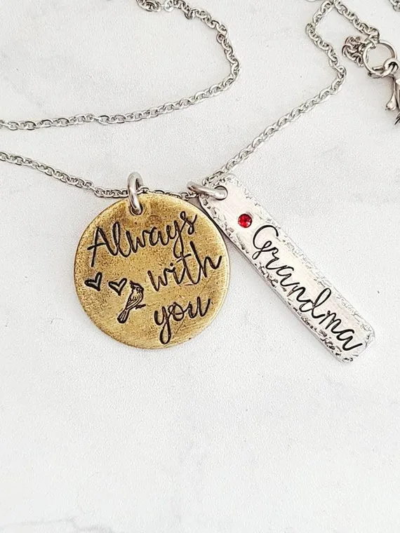 En este momento estás viendo «Collares personalizados: lleva tus palabras siempre contigo»