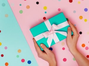 Lee más sobre el artículo Descubre el regalo perfecto para sorprender a alguien que lo tiene todo – ¡Te sorprenderás!