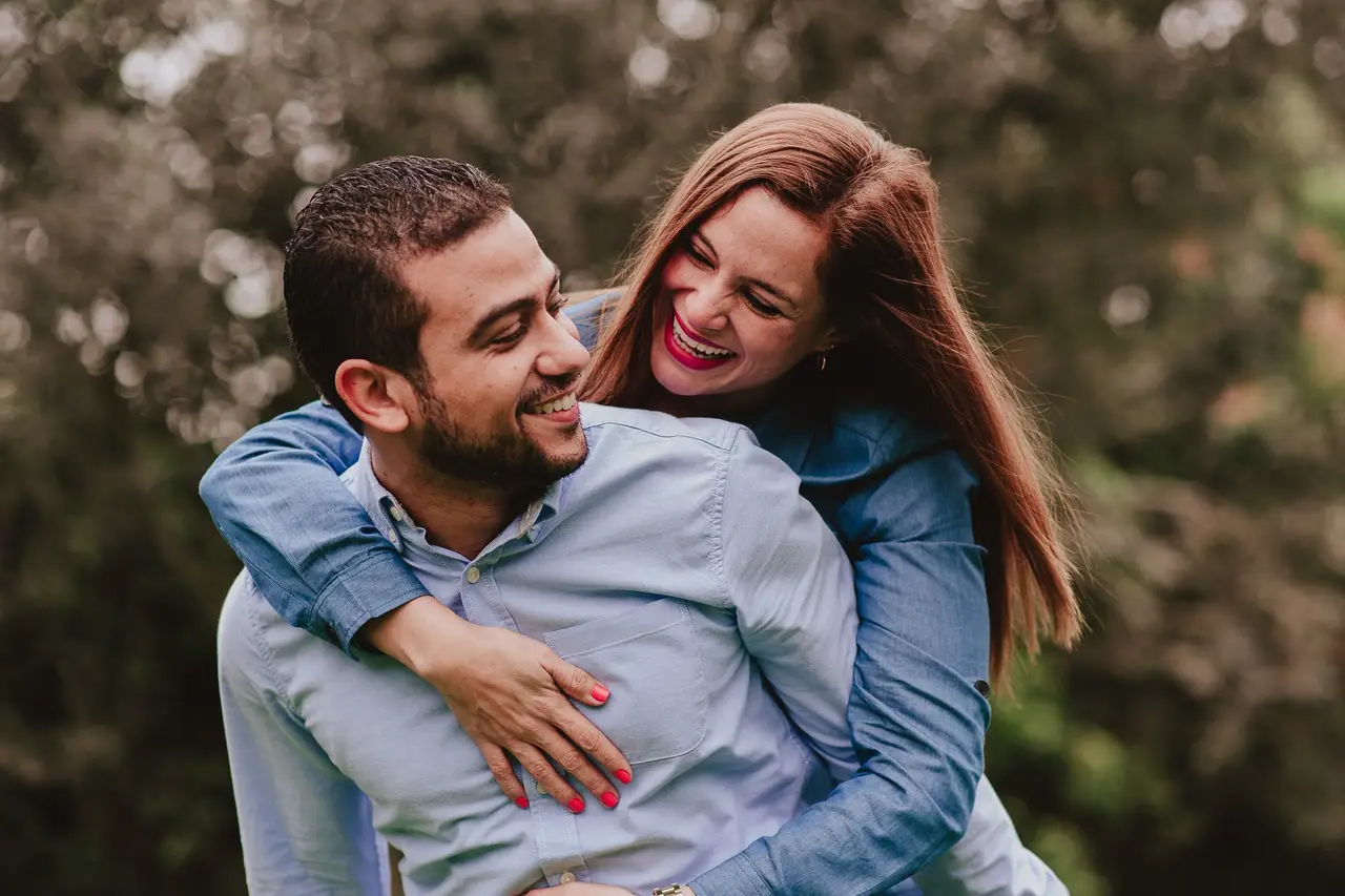 En este momento estás viendo Descubre el secreto para hacer feliz a un hombre y cambiar tu relación para siempre