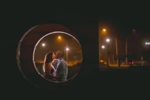 Lee más sobre el artículo Secretos infalibles para avivar la chispa del amor a distancia: ¡Descubre cómo mantener viva la llama de la pasión en la distancia!